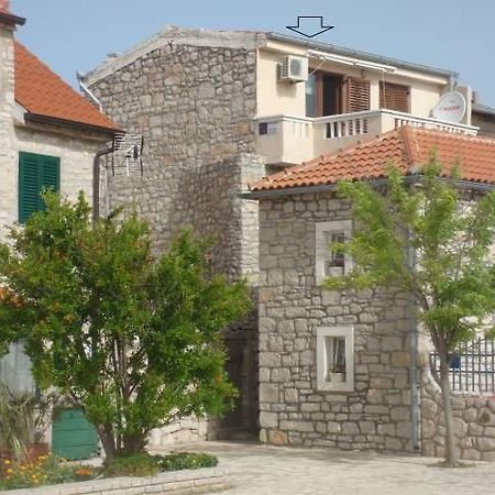 Appartement Apartman Klarin - Old Stone House à Jezera Extérieur photo